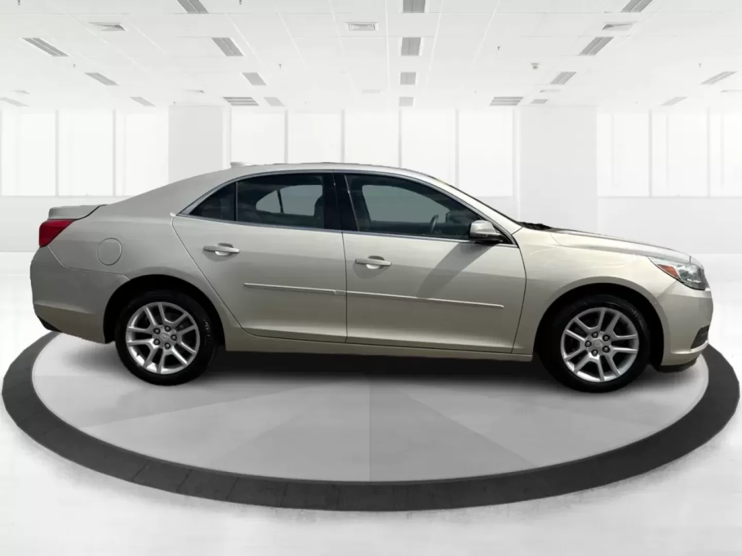 2015 Chevrolet Malibu 1LT (1G11C5SL5FF) with an ECOTEC 2.5L I-4 gasoline direct injection engine, located at 880 E. National Road, Vandalia, OH, 45377, (937) 908-9800, 39.891918, -84.183594 - Are you in the market for a reliable sedan that's perfect for daily commutes and weekend getaways alike? Look no further than this stunning 2015 Chevrolet Malibu 1LT, available now at Advantage Car and Credit in Fairborn, OH. This vehicle is not just a car; it's a lifestyle upgrade designed for budg - Photo#1