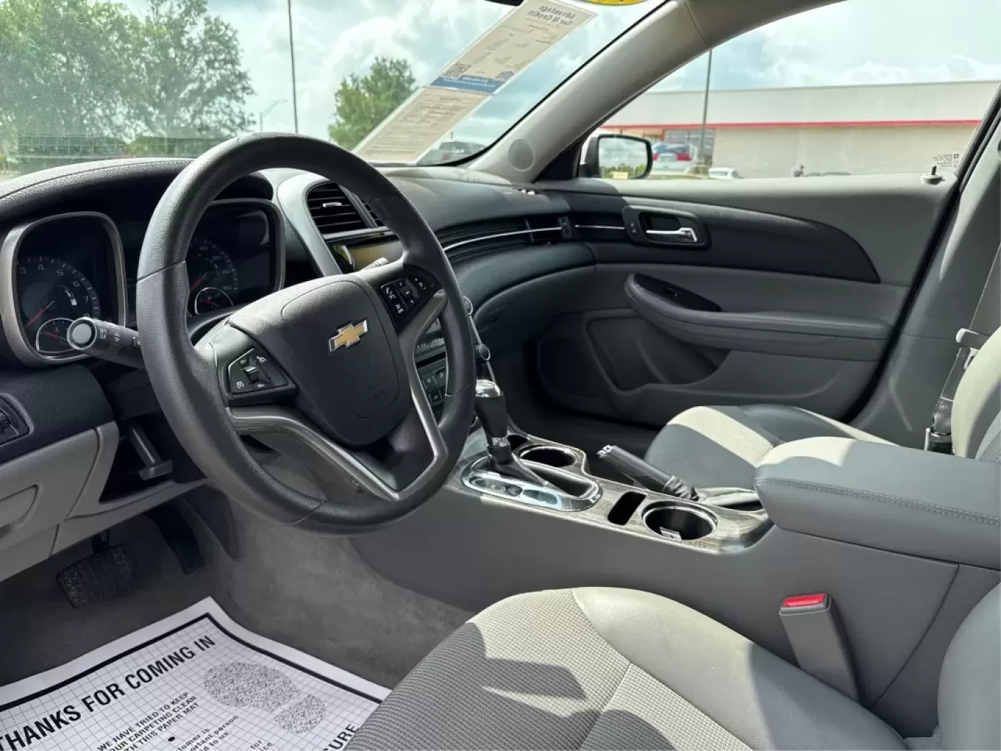 2015 Chevrolet Malibu 1LT (1G11C5SL5FF) with an ECOTEC 2.5L I-4 gasoline direct injection engine, located at 880 E. National Road, Vandalia, OH, 45377, (937) 908-9800, 39.891918, -84.183594 - Are you in the market for a reliable sedan that's perfect for daily commutes and weekend getaways alike? Look no further than this stunning 2015 Chevrolet Malibu 1LT, available now at Advantage Car and Credit in Fairborn, OH. This vehicle is not just a car; it's a lifestyle upgrade designed for budg - Photo#9