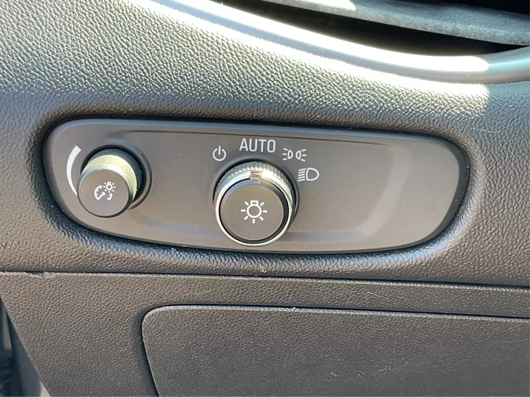 2018 Chevrolet Malibu 1LS (1G1ZB5ST3JF) with an ECOTEC 1.5L I-4 gasoline direct injection engine, located at 1230 East Main St, Xenia, OH, 45385, (937) 908-9800, 39.688026, -83.910172 - Are you ready to elevate your daily commute or family outings with a reliable and stylish sedan? Look no further than the 2018 Chevrolet Malibu 1LS, available right here at Advantage Car and Credit in Fairborn, OH. This modern sedan is perfect for growing families and ideal for budget-conscious buye - Photo#17