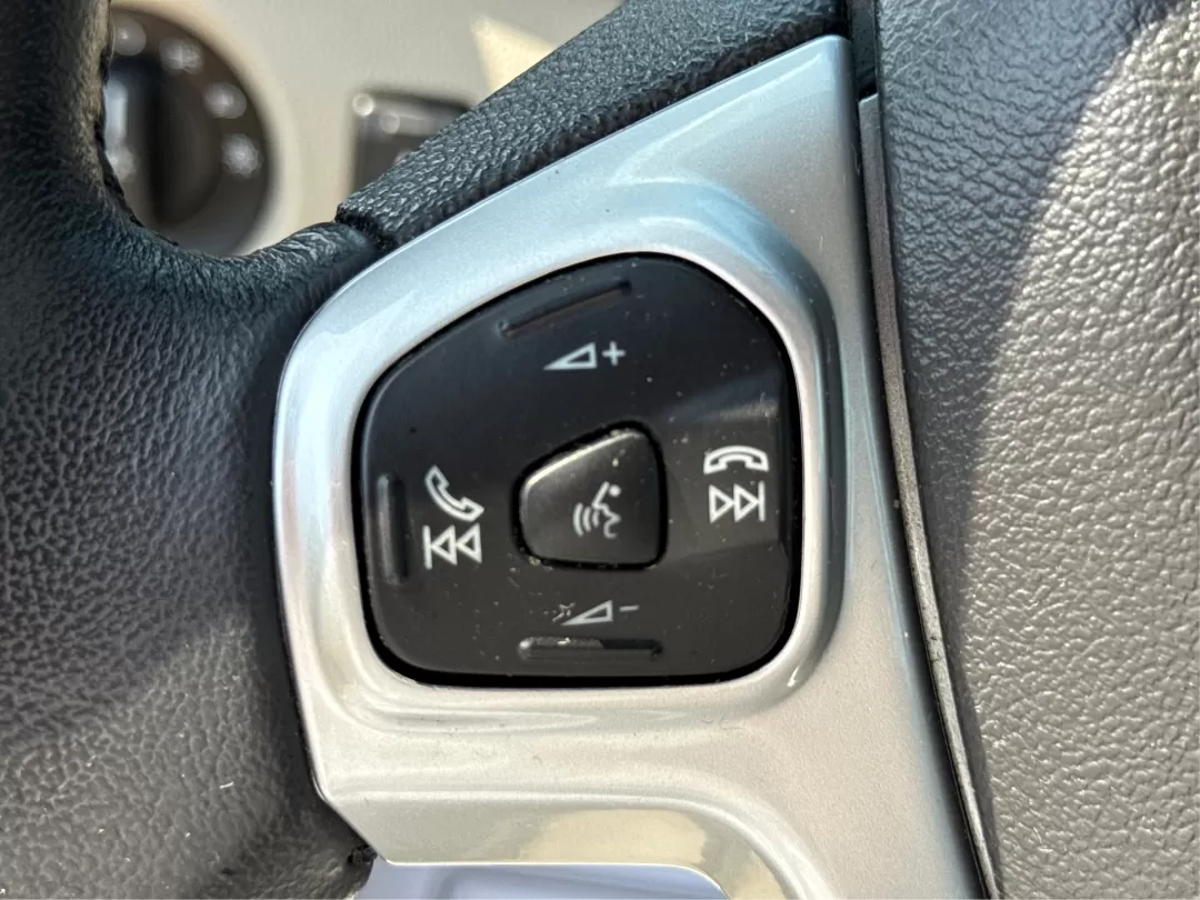 2015 Ford Fiesta SE (3FADP4BJ4FM) with an EcoBoost 1L I-3 gasoline direct injection engine, located at 8750 N County Rd 25A, Piqua, OH, 45356, (937) 908-9800, 40.164391, -84.232513 - Photo#16