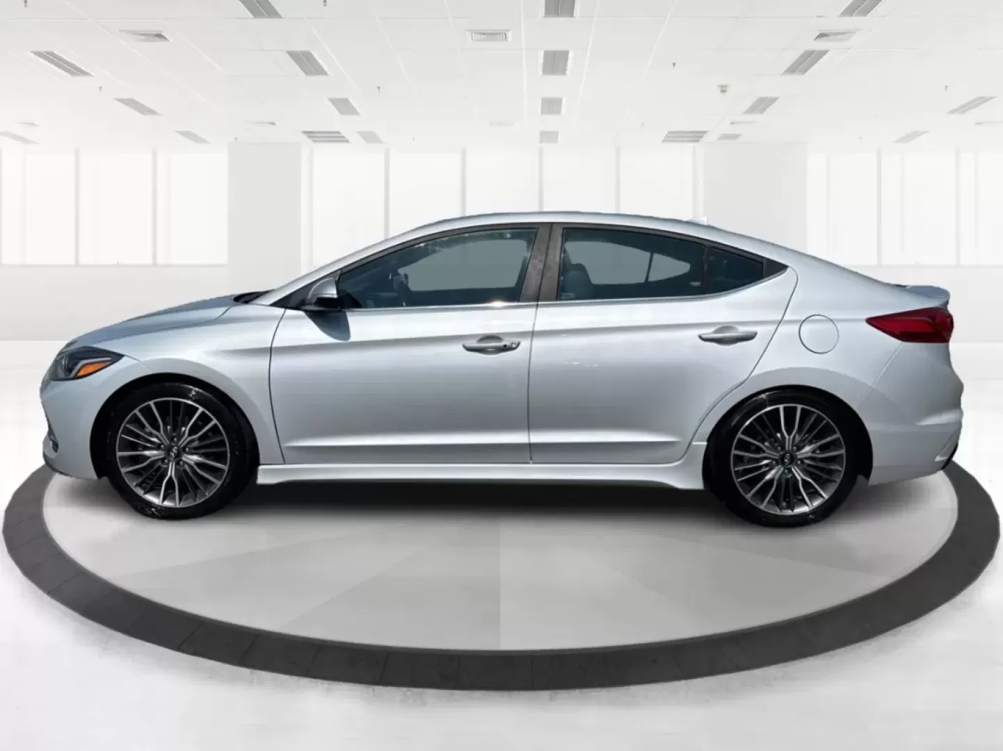 2018 Hyundai Elantra Sport (KMHD04LB6JU) with an 1.6L I-4 gasoline direct injection engine, located at 1099 N County Rd 25A, Troy, OH, 45373, (937) 908-9800, 40.057079, -84.212883 - Photo#5