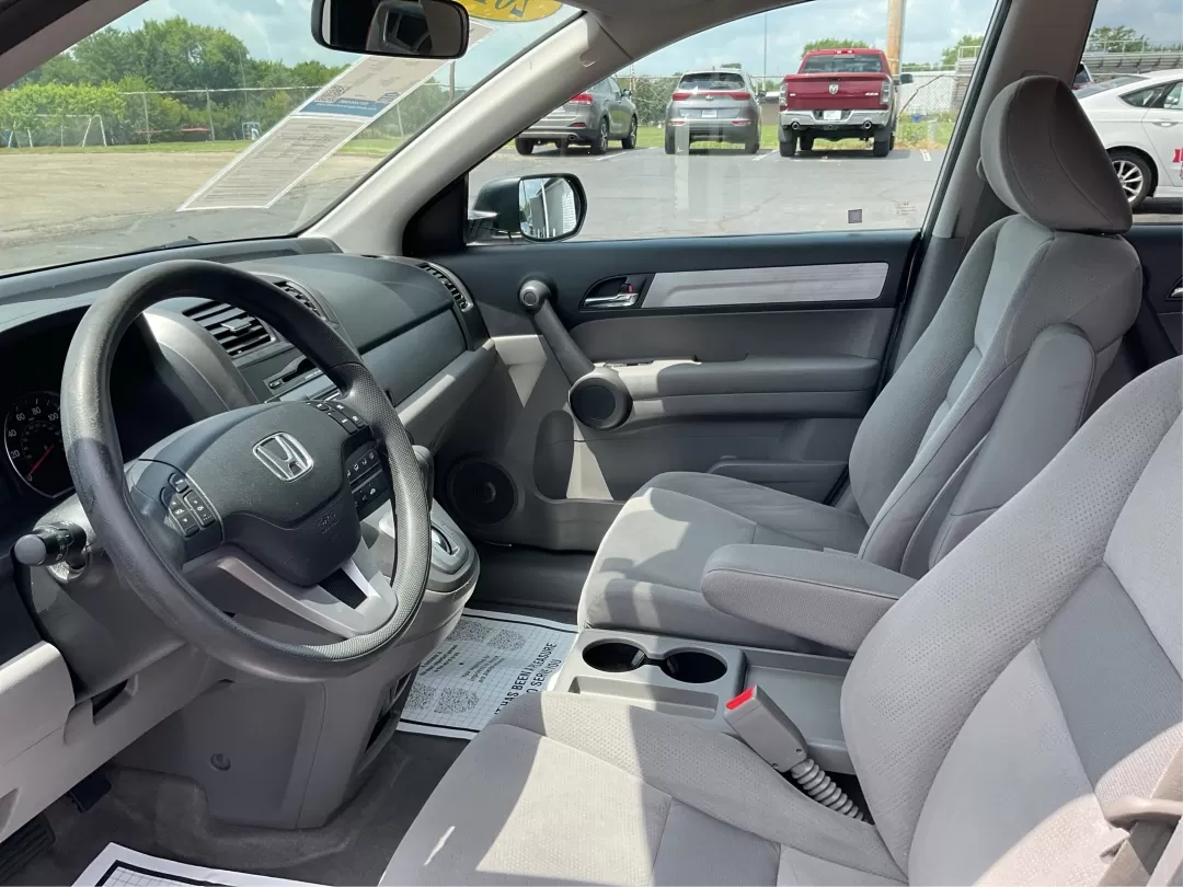 2010 Honda CR-V EX (5J6RE3H58AL) with an 2.4L I-4 DOHC engine, located at 880 E. National Road, Vandalia, OH, 45377, (937) 908-9800, 39.891918, -84.183594 - **Discover Your Next Adventure with the 2010 Honda CR-V EX from Advantage Car and Credit!**<br /> <br /> Are you ready to elevate your daily commute or embark on memorable weekend getaways? The 2010 Honda CR-V EX is the perfect companion for both the busy professional and the adventurous family. Wit - Photo#9