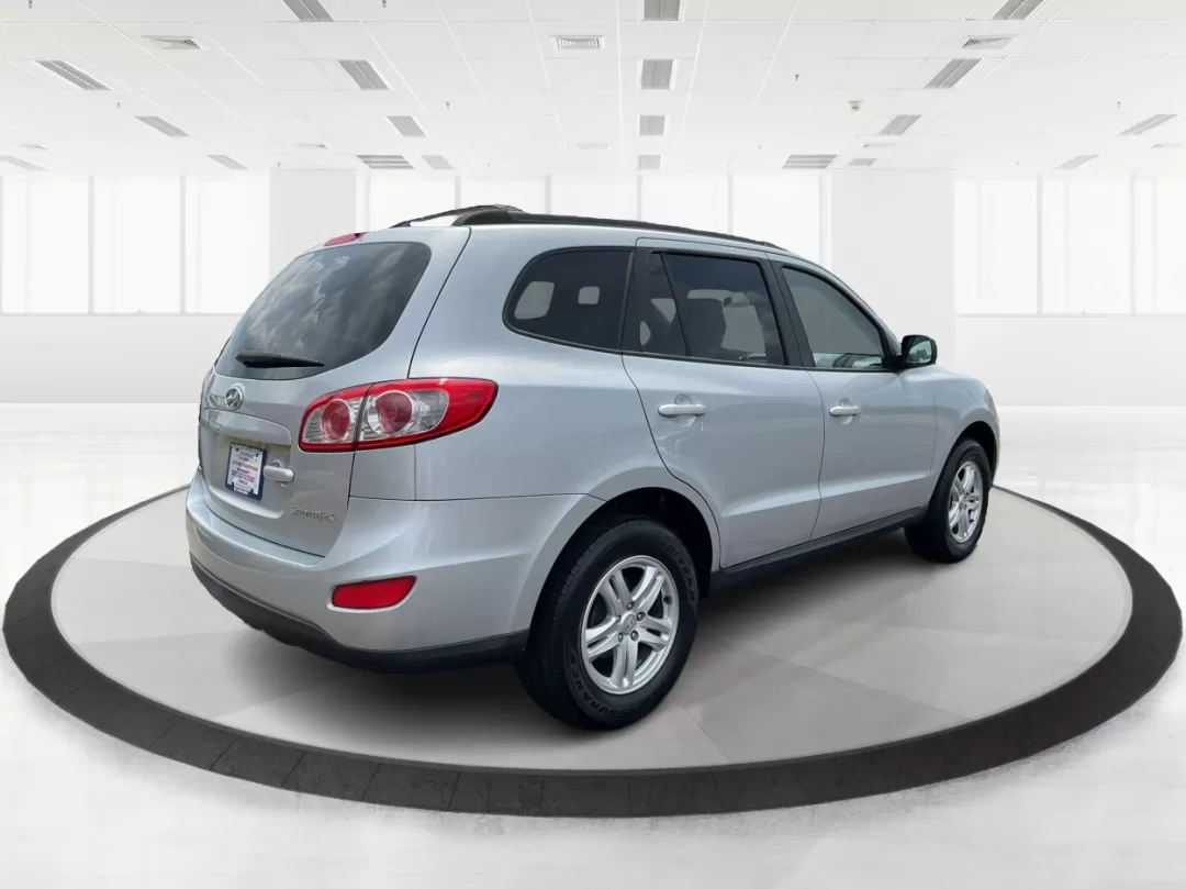 2010 Hyundai Santa Fe GLS (5NMSG3AB3AH) with an 2.4L I-4 DOHC engine, located at 1099 N County Rd 25A , Troy, OH, 45373, (937) 908-9800, 40.057079, -84.212883 - Photo#2