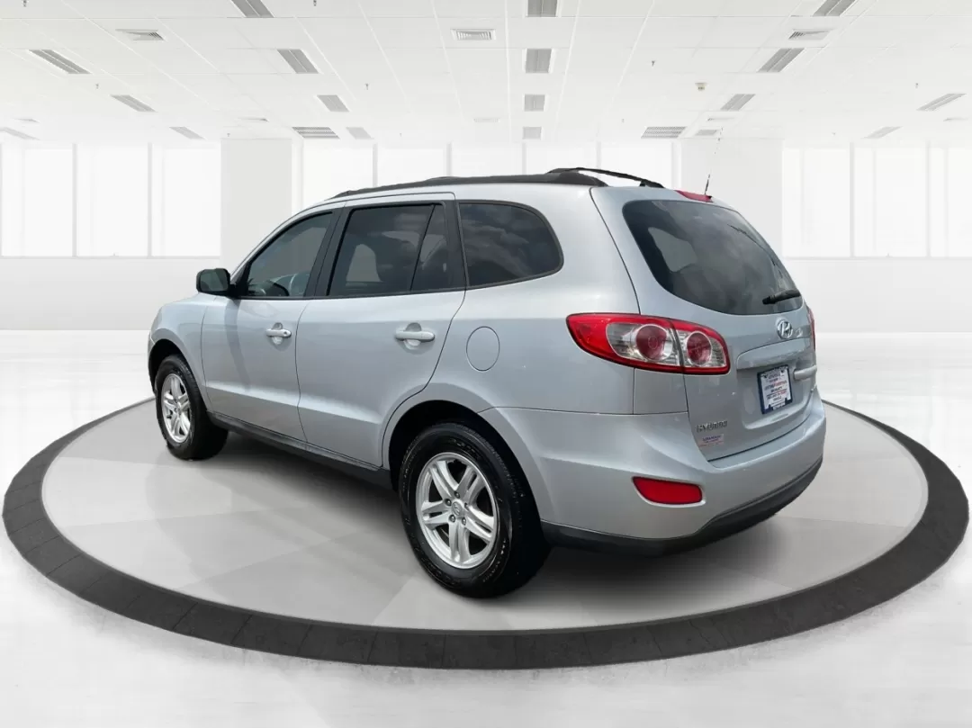 2010 Hyundai Santa Fe GLS (5NMSG3AB3AH) with an 2.4L I-4 DOHC engine, located at 1099 N County Rd 25A , Troy, OH, 45373, (937) 908-9800, 40.057079, -84.212883 - Photo#4