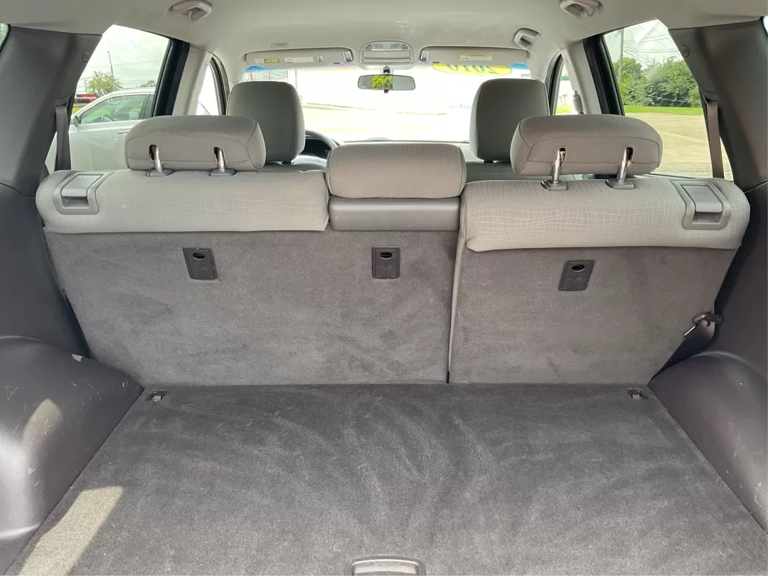 2010 Hyundai Santa Fe GLS (5NMSG3AB3AH) with an 2.4L I-4 DOHC engine, located at 1099 N County Rd 25A , Troy, OH, 45373, (937) 908-9800, 40.057079, -84.212883 - Photo#12