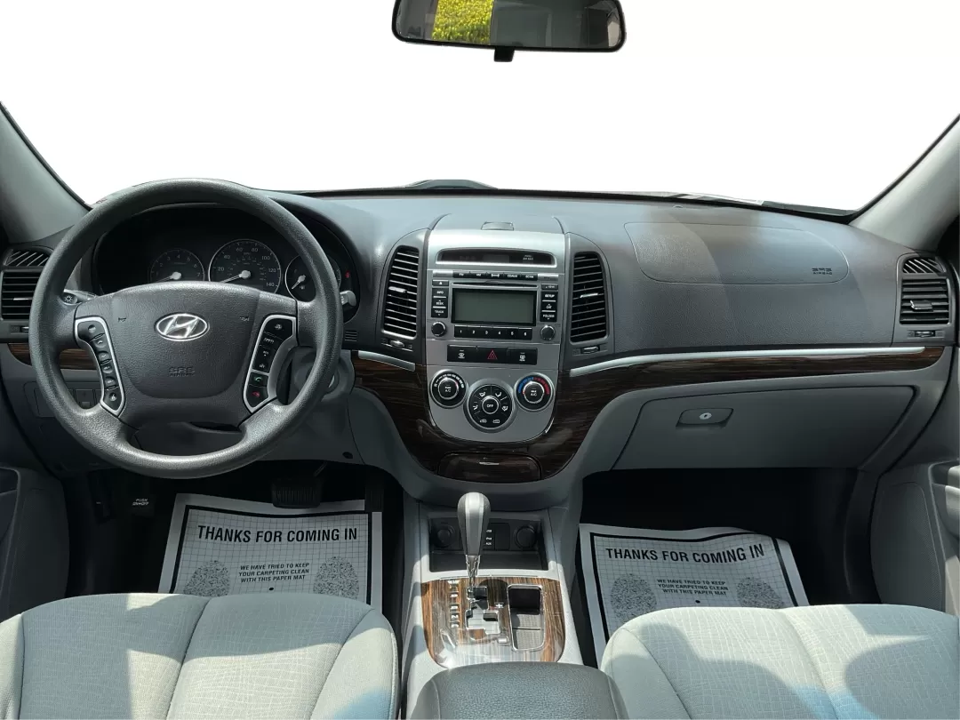 2010 Hyundai Santa Fe GLS (5NMSG3AB3AH) with an 2.4L I-4 DOHC engine, located at 1099 N County Rd 25A , Troy, OH, 45373, (937) 908-9800, 40.057079, -84.212883 - Photo#19