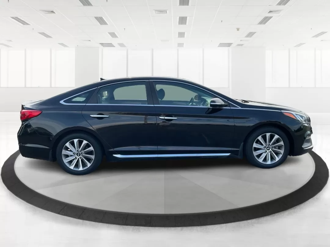 2017 Hyundai Sonata Sport (5NPE34AF9HH) with an 2.4L I-4 gasoline direct injection engine, located at 1230 East Main St, Xenia, OH, 45385, (937) 908-9800, 39.688026, -83.910172 - **Drive Your Dreams with the 2017 Hyundai Sonata Sport at Advantage Car and Credit!**<br /> <br /> Are you searching for the perfect vehicle that seamlessly blends style, comfort, and reliability? Look no further! The 2017 Hyundai Sonata Sport is not just a sedan; it's a lifestyle upgrade. Whether y - Photo#1