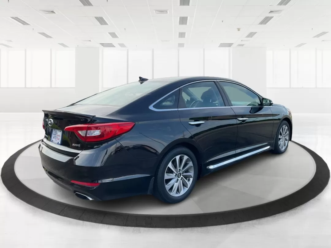 2017 Hyundai Sonata Sport (5NPE34AF9HH) with an 2.4L I-4 gasoline direct injection engine, located at 1230 East Main St, Xenia, OH, 45385, (937) 908-9800, 39.688026, -83.910172 - **Drive Your Dreams with the 2017 Hyundai Sonata Sport at Advantage Car and Credit!**<br /> <br /> Are you searching for the perfect vehicle that seamlessly blends style, comfort, and reliability? Look no further! The 2017 Hyundai Sonata Sport is not just a sedan; it's a lifestyle upgrade. Whether y - Photo#2