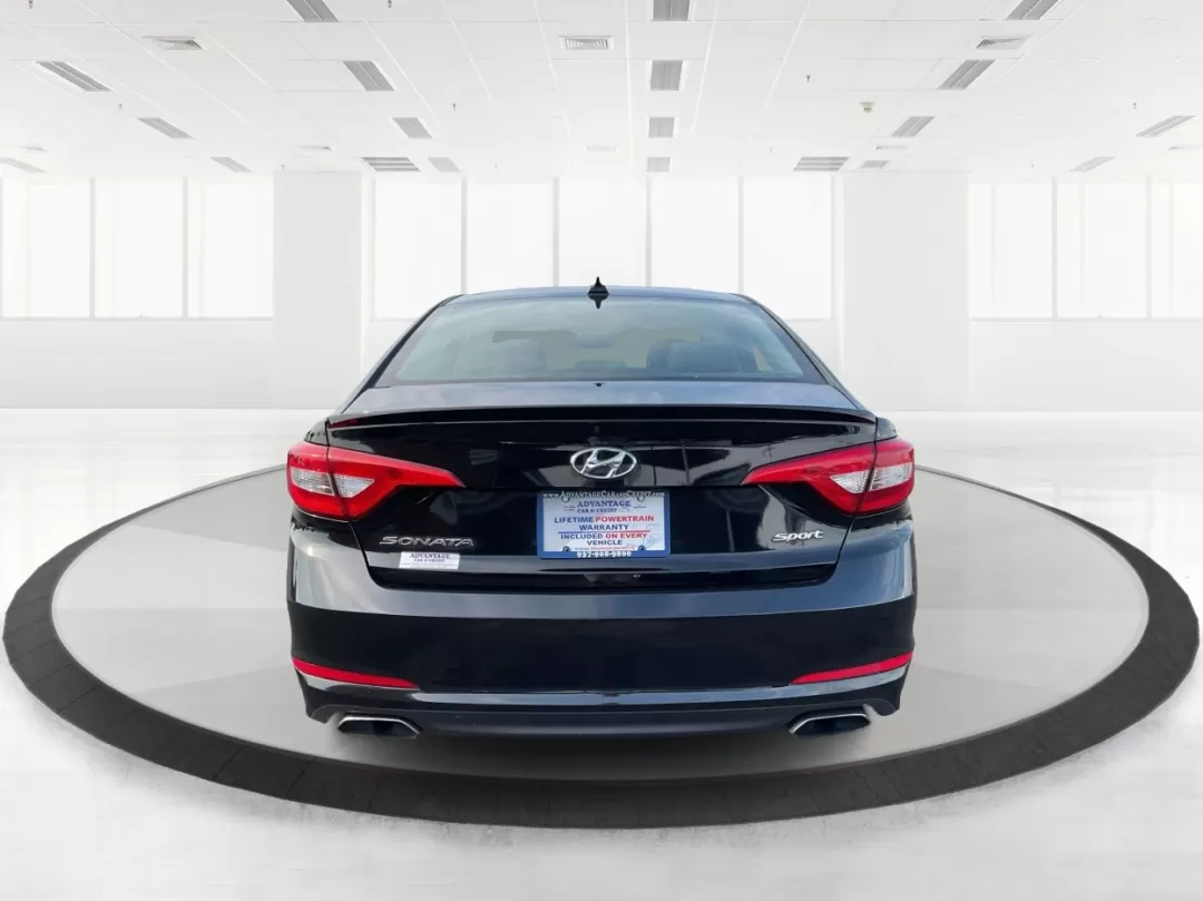 2017 Hyundai Sonata Sport (5NPE34AF9HH) with an 2.4L I-4 gasoline direct injection engine, located at 1230 East Main St, Xenia, OH, 45385, (937) 908-9800, 39.688026, -83.910172 - **Drive Your Dreams with the 2017 Hyundai Sonata Sport at Advantage Car and Credit!**<br /> <br /> Are you searching for the perfect vehicle that seamlessly blends style, comfort, and reliability? Look no further! The 2017 Hyundai Sonata Sport is not just a sedan; it's a lifestyle upgrade. Whether y - Photo#3
