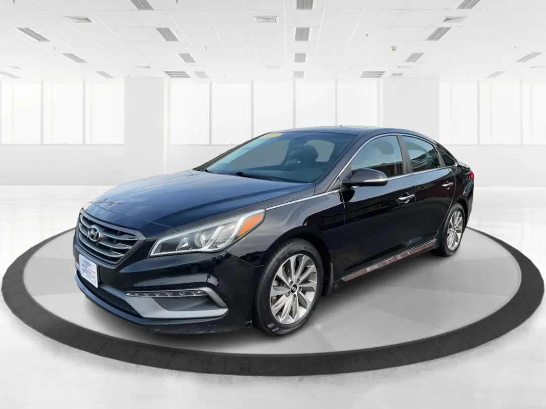2017 Hyundai Sonata Sport (5NPE34AF9HH) with an 2.4L I-4 gasoline direct injection engine, located at 1230 East Main St, Xenia, OH, 45385, (937) 908-9800, 39.688026, -83.910172 - **Drive Your Dreams with the 2017 Hyundai Sonata Sport at Advantage Car and Credit!**<br /> <br /> Are you searching for the perfect vehicle that seamlessly blends style, comfort, and reliability? Look no further! The 2017 Hyundai Sonata Sport is not just a sedan; it's a lifestyle upgrade. Whether y - Photo#8