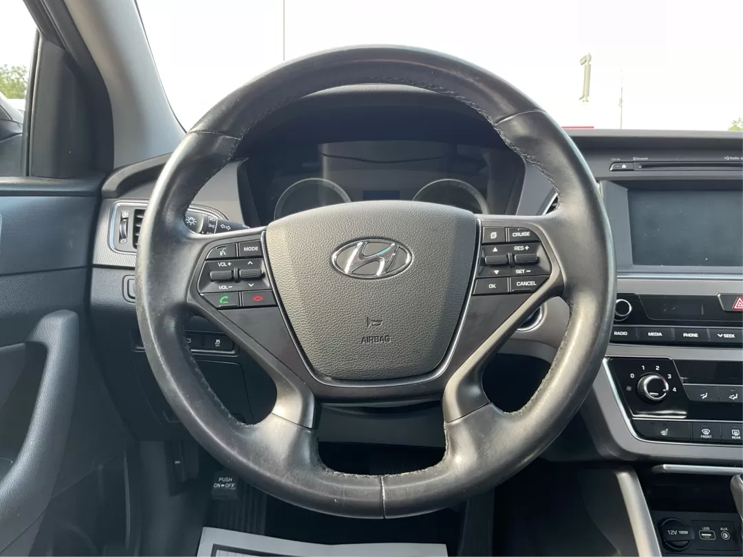 2017 Hyundai Sonata Sport (5NPE34AF9HH) with an 2.4L I-4 gasoline direct injection engine, located at 1230 East Main St, Xenia, OH, 45385, (937) 908-9800, 39.688026, -83.910172 - **Drive Your Dreams with the 2017 Hyundai Sonata Sport at Advantage Car and Credit!**<br /> <br /> Are you searching for the perfect vehicle that seamlessly blends style, comfort, and reliability? Look no further! The 2017 Hyundai Sonata Sport is not just a sedan; it's a lifestyle upgrade. Whether y - Photo#16