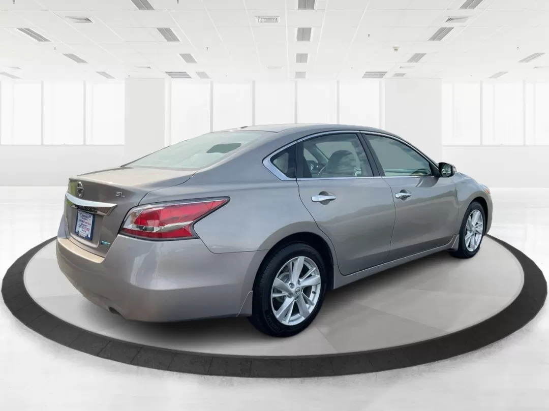 2014 Nissan Altima 2.5 SL (1N4AL3AP7EC) with an 2.5L I-4 DOHC engine, located at 4508 South Dixie Dr, Moraine, OH, 45439, (937) 908-9800, 39.689976, -84.218452 - Experience the perfect blend of comfort and reliability with the 2014 Nissan Altima 2.5 SL, available at Advantage Car and Credit in Fairborn, OH. This sedan is not just a means of transportation; it's a lifestyle choice for those who value efficiency and style, making it ideal for long commutes or - Photo#2