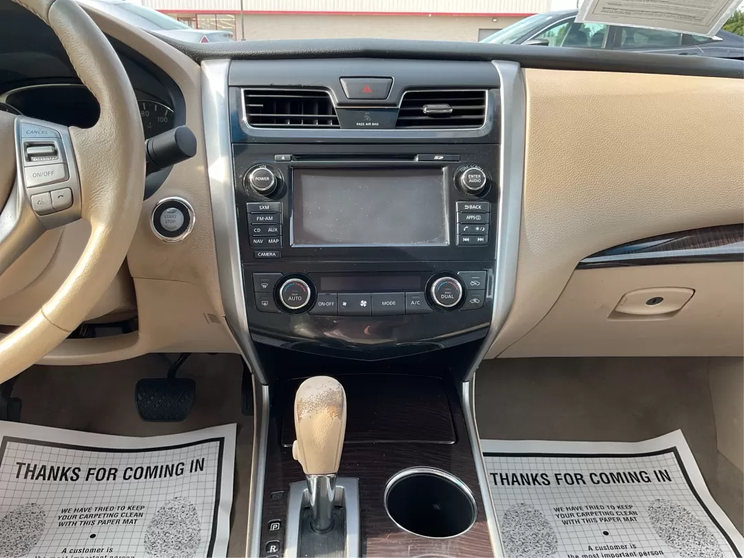 2014 Nissan Altima 2.5 SL (1N4AL3AP7EC) with an 2.5L I-4 DOHC engine, located at 4508 South Dixie Dr, Moraine, OH, 45439, (937) 908-9800, 39.689976, -84.218452 - Experience the perfect blend of comfort and reliability with the 2014 Nissan Altima 2.5 SL, available at Advantage Car and Credit in Fairborn, OH. This sedan is not just a means of transportation; it's a lifestyle choice for those who value efficiency and style, making it ideal for long commutes or - Photo#13