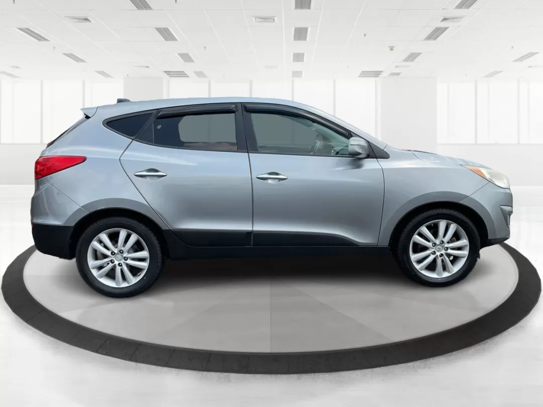 2010 Hyundai Tucson Limited (KM8JUCAC0AU) with an Theta II 2.4L I-4 DOHC engine, located at 4508 South Dixie Dr, Moraine, OH, 45439, (937) 908-9800, 39.689976, -84.218452 - **Adventure Awaits with the 2010 Hyundai Tucson Limited at Advantage Car and Credit!**<br /> <br /> Are you ready to embark on new adventures with your family or explore the great outdoors? The 2010 Hyundai Tucson Limited is the perfect companion for anyone who craves versatility and comfort-ideal f - Photo#1
