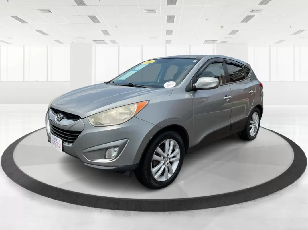 2010 Hyundai Tucson Limited (KM8JUCAC0AU) with an Theta II 2.4L I-4 DOHC engine, located at 4508 South Dixie Dr, Moraine, OH, 45439, (937) 908-9800, 39.689976, -84.218452 - **Adventure Awaits with the 2010 Hyundai Tucson Limited at Advantage Car and Credit!**<br /> <br /> Are you ready to embark on new adventures with your family or explore the great outdoors? The 2010 Hyundai Tucson Limited is the perfect companion for anyone who craves versatility and comfort-ideal f - Photo#8