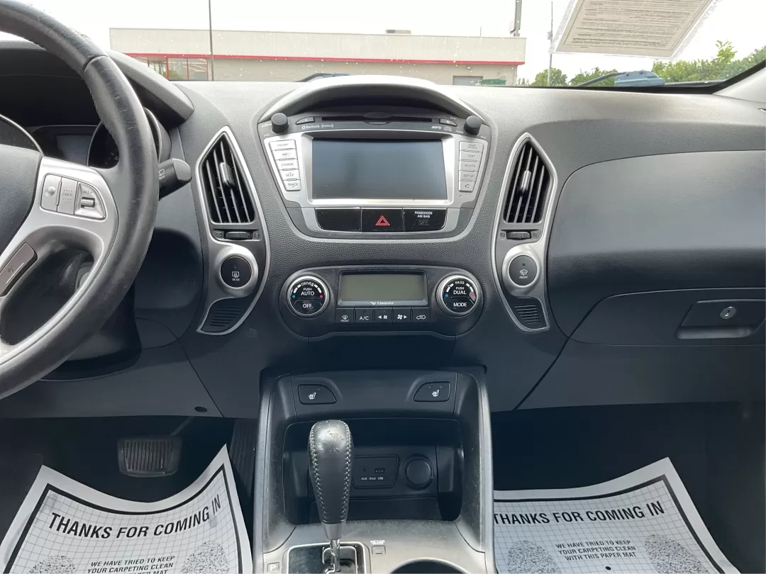 2010 Hyundai Tucson Limited (KM8JUCAC0AU) with an Theta II 2.4L I-4 DOHC engine, located at 4508 South Dixie Dr, Moraine, OH, 45439, (937) 908-9800, 39.689976, -84.218452 - **Adventure Awaits with the 2010 Hyundai Tucson Limited at Advantage Car and Credit!**<br /> <br /> Are you ready to embark on new adventures with your family or explore the great outdoors? The 2010 Hyundai Tucson Limited is the perfect companion for anyone who craves versatility and comfort-ideal f - Photo#13