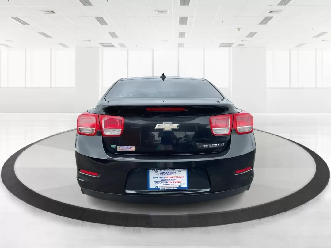 2015 Chevrolet Malibu 2LT (1G11D5SL9FF) with an ECOTEC 2.5L I-4 gasoline direct injection engine, located at 1099 N County Rd 25A , Troy, OH, 45373, (937) 908-9800, 40.057079, -84.212883 - Discover the perfect blend of style, performance, and affordability with the 2015 Chevrolet Malibu 2LT, available now at Advantage Car and Credit in Fairborn, OH. Whether you're commuting to work, ferrying the kids to school, or planning weekend getaways, this reliable sedan is designed to enhance y - Photo#3