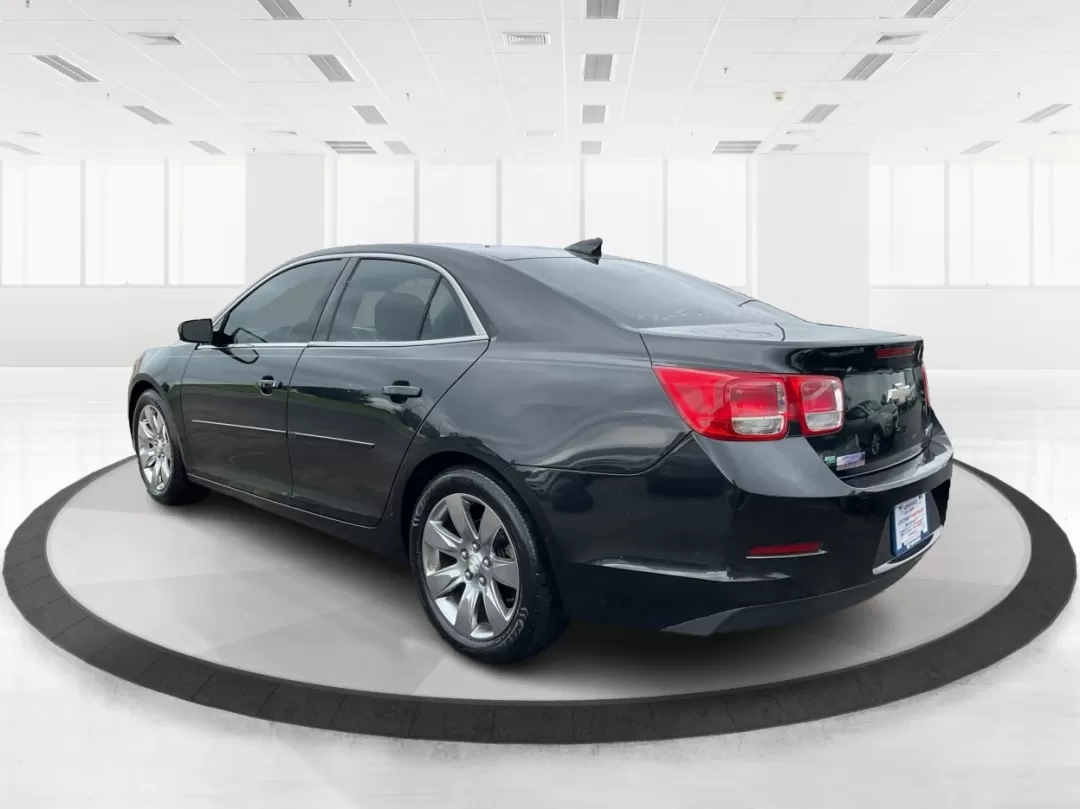 2015 Chevrolet Malibu 2LT (1G11D5SL9FF) with an ECOTEC 2.5L I-4 gasoline direct injection engine, located at 1099 N County Rd 25A , Troy, OH, 45373, (937) 908-9800, 40.057079, -84.212883 - Discover the perfect blend of style, performance, and affordability with the 2015 Chevrolet Malibu 2LT, available now at Advantage Car and Credit in Fairborn, OH. Whether you're commuting to work, ferrying the kids to school, or planning weekend getaways, this reliable sedan is designed to enhance y - Photo#4