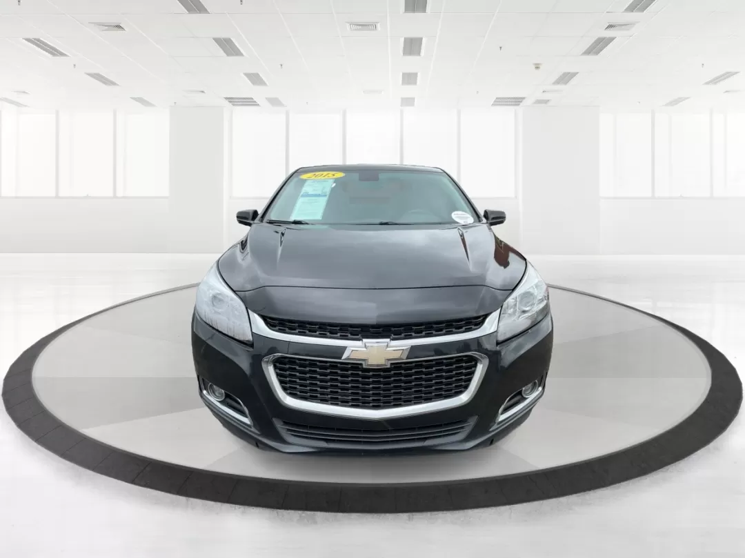 2015 Chevrolet Malibu 2LT (1G11D5SL9FF) with an ECOTEC 2.5L I-4 gasoline direct injection engine, located at 1099 N County Rd 25A , Troy, OH, 45373, (937) 908-9800, 40.057079, -84.212883 - Discover the perfect blend of style, performance, and affordability with the 2015 Chevrolet Malibu 2LT, available now at Advantage Car and Credit in Fairborn, OH. Whether you're commuting to work, ferrying the kids to school, or planning weekend getaways, this reliable sedan is designed to enhance y - Photo#7