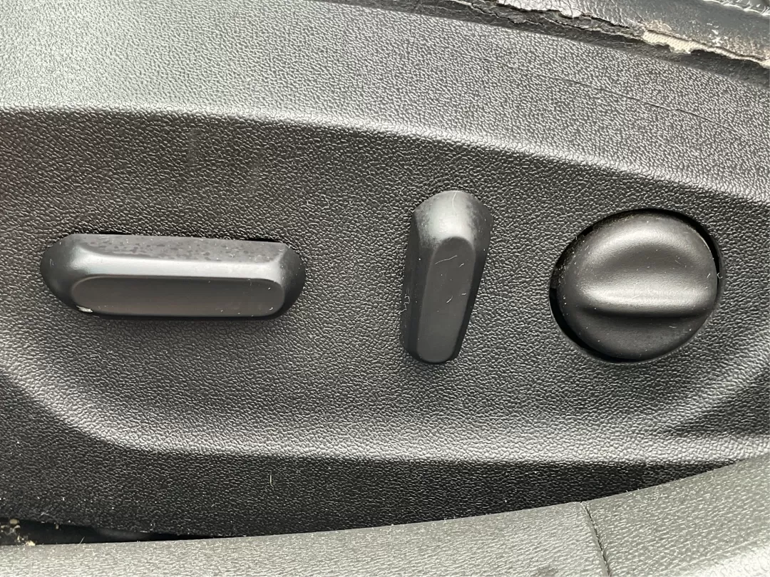 2015 Chevrolet Malibu 2LT (1G11D5SL9FF) with an ECOTEC 2.5L I-4 gasoline direct injection engine, located at 1099 N County Rd 25A , Troy, OH, 45373, (937) 908-9800, 40.057079, -84.212883 - Discover the perfect blend of style, performance, and affordability with the 2015 Chevrolet Malibu 2LT, available now at Advantage Car and Credit in Fairborn, OH. Whether you're commuting to work, ferrying the kids to school, or planning weekend getaways, this reliable sedan is designed to enhance y - Photo#18