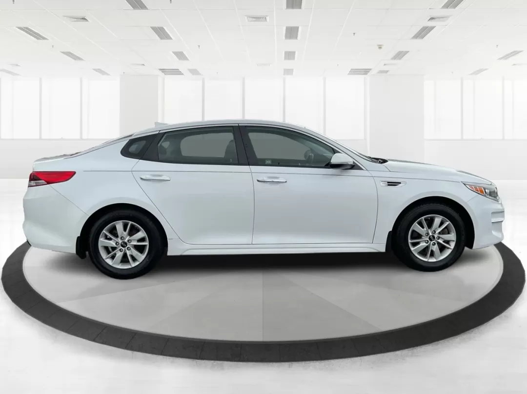 2018 Kia Optima LX (5XXGT4L35JG) with an Theta II 2.4L I-4 gasoline direct injection engine, located at 1951 S Dayton Lakeview Rd., New Carlisle, OH, 45344, (937) 908-9800, 39.890999, -84.050255 - Discover the perfect blend of style, safety, and affordability with this stunning 2018 Kia Optima LX, available now at Advantage Car and Credit in Fairborn, OH. This sedan is not just a car; it's your companion for all of life's adventures. Whether you're commuting to work, shuttling the kids to sch - Photo#1