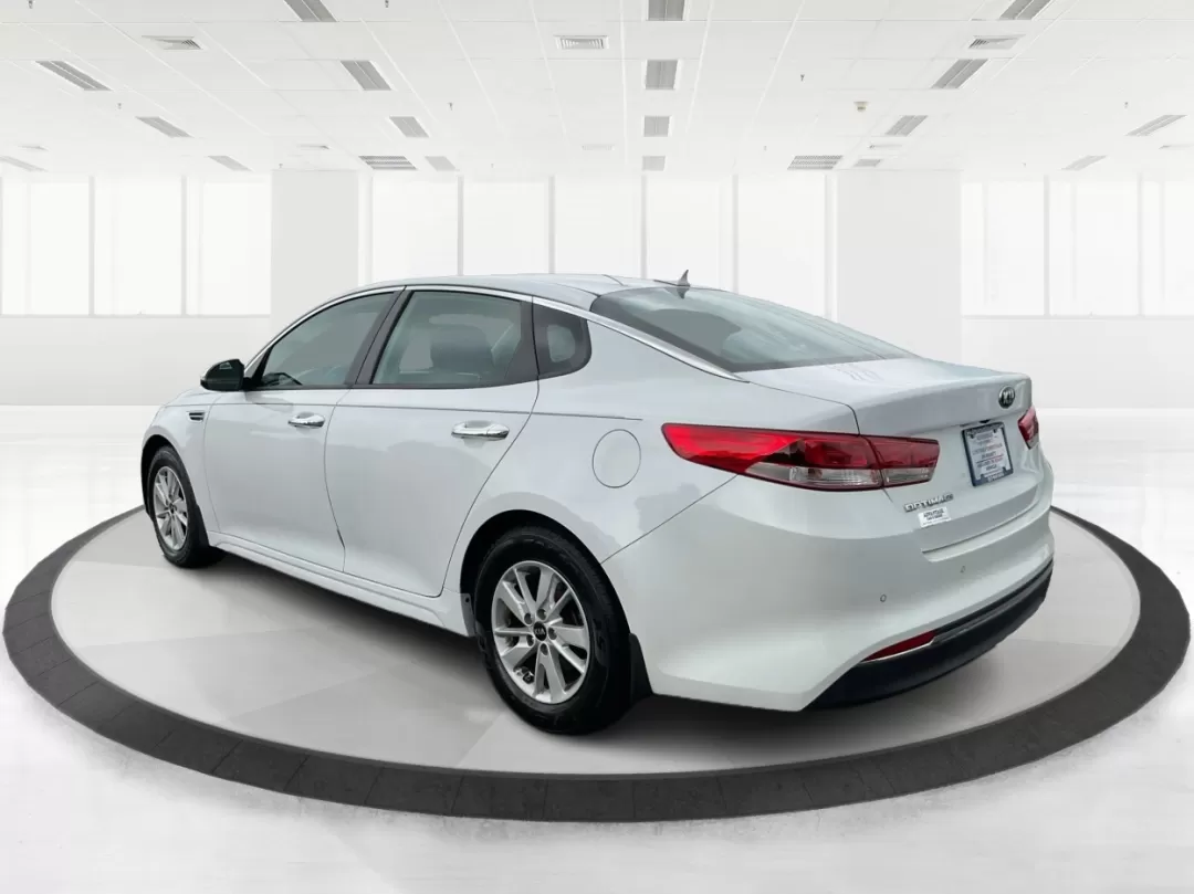 2018 Kia Optima LX (5XXGT4L35JG) with an Theta II 2.4L I-4 gasoline direct injection engine, located at 1951 S Dayton Lakeview Rd., New Carlisle, OH, 45344, (937) 908-9800, 39.890999, -84.050255 - Discover the perfect blend of style, safety, and affordability with this stunning 2018 Kia Optima LX, available now at Advantage Car and Credit in Fairborn, OH. This sedan is not just a car; it's your companion for all of life's adventures. Whether you're commuting to work, shuttling the kids to sch - Photo#4