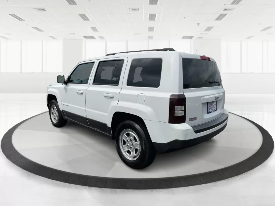 2017 Jeep Patriot Sport FWD (1C4NJPBA4HD) with an Other engine, located at 1099 N County Rd 25A , Troy, OH, 45373, (937) 908-9800, 40.057079, -84.212883 - Are you ready to elevate your adventures with a versatile SUV that suits both your daily commute and weekend getaways? Look no further than this stunning **2017 Jeep Patriot Sport FWD**, available at **Advantage Car and Credit**, your premier **Buy Here Pay Here dealership** located at **1184 Kauffm - Photo#4