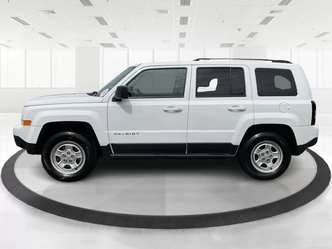 2017 Jeep Patriot Sport FWD (1C4NJPBA4HD) with an Other engine, located at 1099 N County Rd 25A , Troy, OH, 45373, (937) 908-9800, 40.057079, -84.212883 - Are you ready to elevate your adventures with a versatile SUV that suits both your daily commute and weekend getaways? Look no further than this stunning **2017 Jeep Patriot Sport FWD**, available at **Advantage Car and Credit**, your premier **Buy Here Pay Here dealership** located at **1184 Kauffm - Photo#5