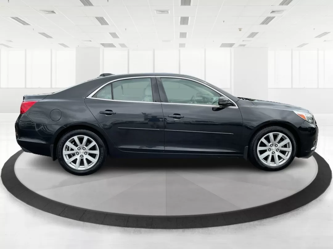 2015 Chevrolet Malibu 2LT (1G11D5SL3FF) with an ECOTEC 2.5L I-4 gasoline direct injection engine, located at 401 Woodman Dr, Riverside, OH, 45431, (937) 908-9800, 39.760899, -84.123421 - **Unleash Your Daily Adventures with the 2015 Chevrolet Malibu 2LT at Advantage Car and Credit in Fairborn, OH!**<br /> <br /> Are you looking for a reliable vehicle that perfectly blends comfort, style, and affordability? Look no further! The 2015 Chevrolet Malibu 2LT is the ideal companion for any - Photo#1