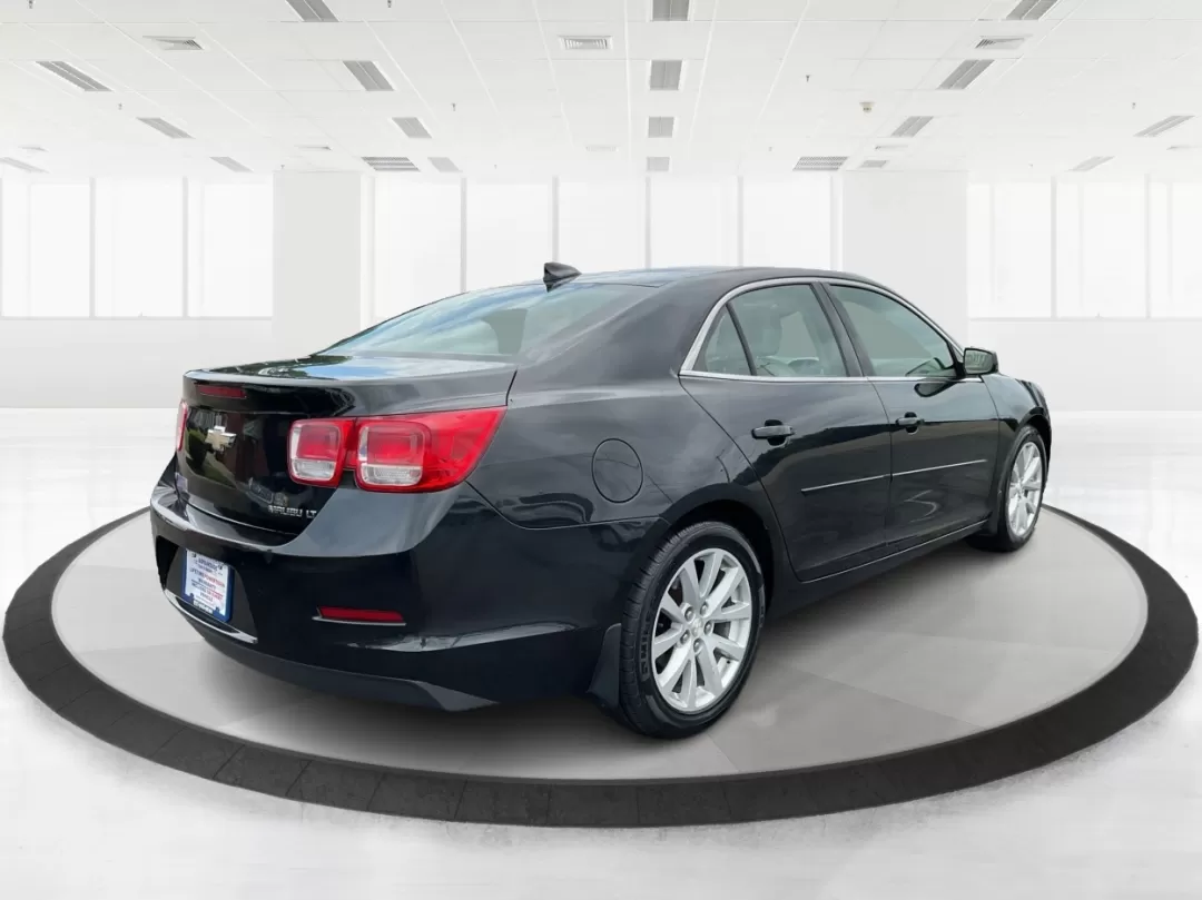 2015 Chevrolet Malibu 2LT (1G11D5SL3FF) with an ECOTEC 2.5L I-4 gasoline direct injection engine, located at 401 Woodman Dr, Riverside, OH, 45431, (937) 908-9800, 39.760899, -84.123421 - **Unleash Your Daily Adventures with the 2015 Chevrolet Malibu 2LT at Advantage Car and Credit in Fairborn, OH!**<br /> <br /> Are you looking for a reliable vehicle that perfectly blends comfort, style, and affordability? Look no further! The 2015 Chevrolet Malibu 2LT is the ideal companion for any - Photo#2