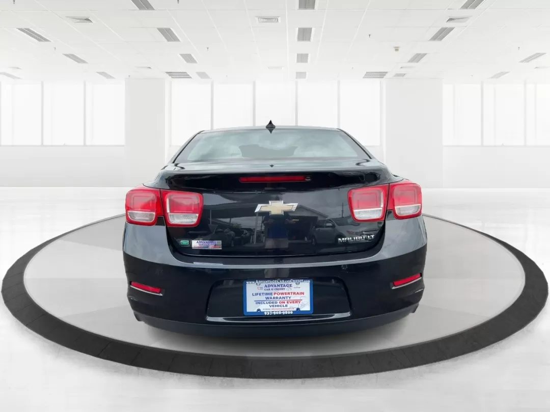 2015 Chevrolet Malibu 2LT (1G11D5SL3FF) with an ECOTEC 2.5L I-4 gasoline direct injection engine, located at 401 Woodman Dr, Riverside, OH, 45431, (937) 908-9800, 39.760899, -84.123421 - **Unleash Your Daily Adventures with the 2015 Chevrolet Malibu 2LT at Advantage Car and Credit in Fairborn, OH!**<br /> <br /> Are you looking for a reliable vehicle that perfectly blends comfort, style, and affordability? Look no further! The 2015 Chevrolet Malibu 2LT is the ideal companion for any - Photo#3
