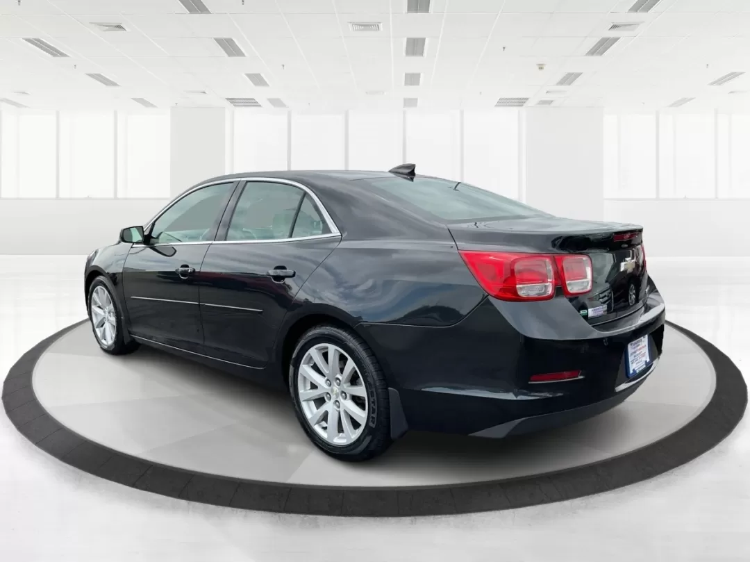 2015 Chevrolet Malibu 2LT (1G11D5SL3FF) with an ECOTEC 2.5L I-4 gasoline direct injection engine, located at 401 Woodman Dr, Riverside, OH, 45431, (937) 908-9800, 39.760899, -84.123421 - **Unleash Your Daily Adventures with the 2015 Chevrolet Malibu 2LT at Advantage Car and Credit in Fairborn, OH!**<br /> <br /> Are you looking for a reliable vehicle that perfectly blends comfort, style, and affordability? Look no further! The 2015 Chevrolet Malibu 2LT is the ideal companion for any - Photo#4