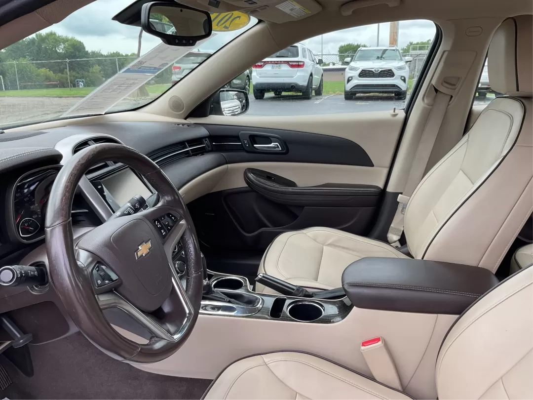 2015 Chevrolet Malibu 2LT (1G11D5SL3FF) with an ECOTEC 2.5L I-4 gasoline direct injection engine, located at 401 Woodman Dr, Riverside, OH, 45431, (937) 908-9800, 39.760899, -84.123421 - **Unleash Your Daily Adventures with the 2015 Chevrolet Malibu 2LT at Advantage Car and Credit in Fairborn, OH!**<br /> <br /> Are you looking for a reliable vehicle that perfectly blends comfort, style, and affordability? Look no further! The 2015 Chevrolet Malibu 2LT is the ideal companion for any - Photo#9