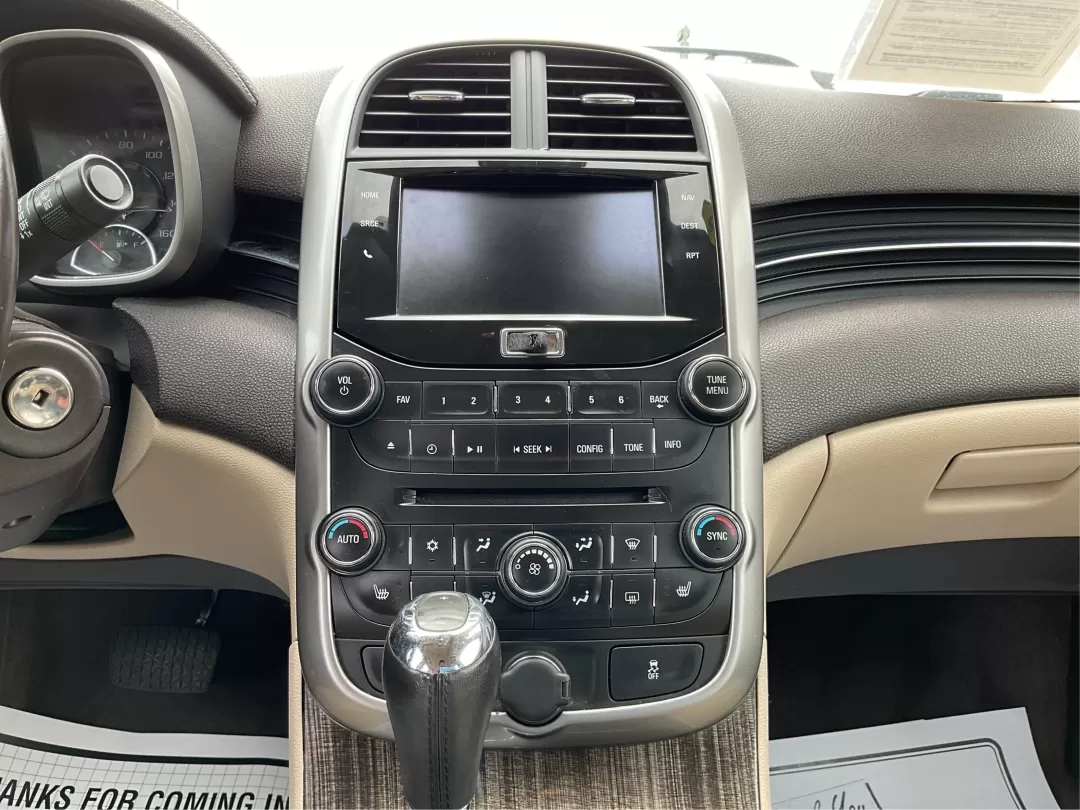 2015 Chevrolet Malibu 2LT (1G11D5SL3FF) with an ECOTEC 2.5L I-4 gasoline direct injection engine, located at 401 Woodman Dr, Riverside, OH, 45431, (937) 908-9800, 39.760899, -84.123421 - **Unleash Your Daily Adventures with the 2015 Chevrolet Malibu 2LT at Advantage Car and Credit in Fairborn, OH!**<br /> <br /> Are you looking for a reliable vehicle that perfectly blends comfort, style, and affordability? Look no further! The 2015 Chevrolet Malibu 2LT is the ideal companion for any - Photo#13
