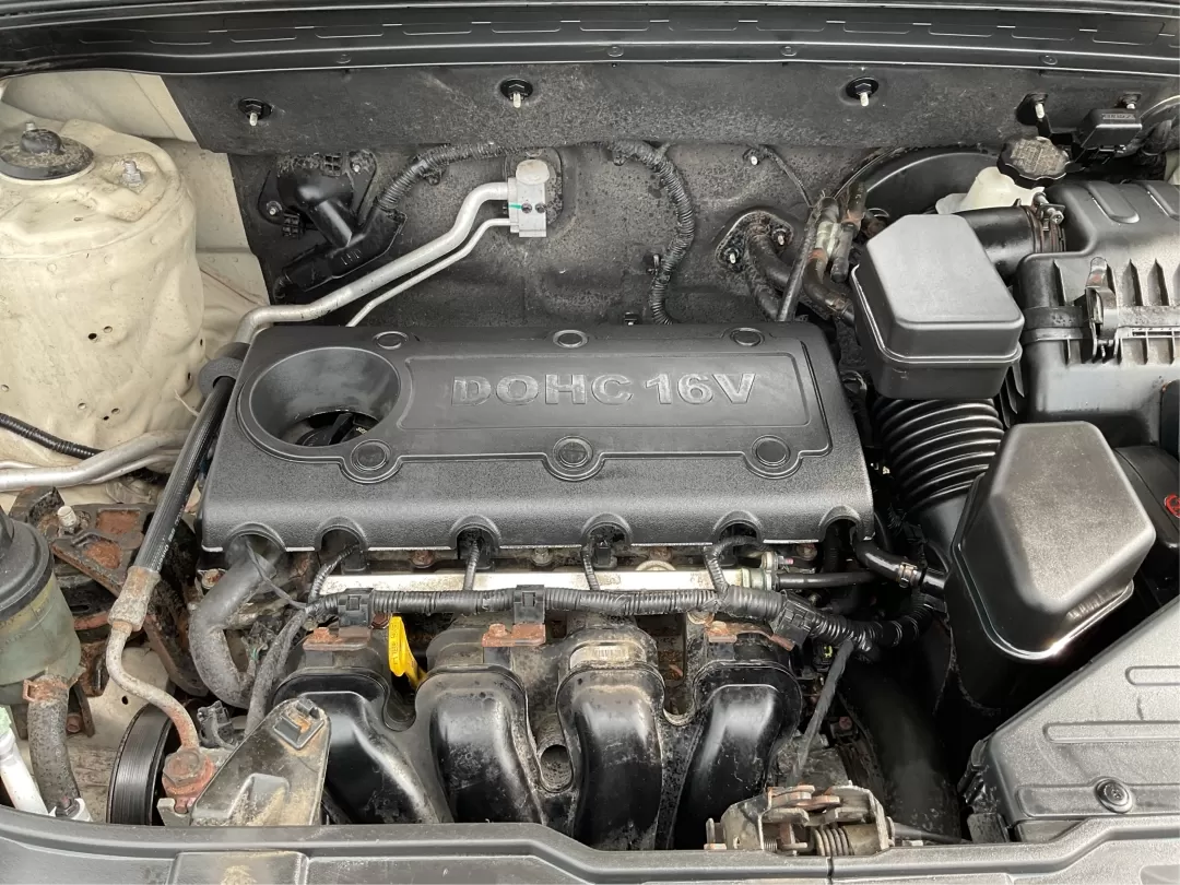2011 Kia Sorento EX (5XYKU4A11BG) with an 2.4L I-4 DOHC engine, located at 880 E. National Road, Vandalia, OH, 45377, (937) 908-9800, 39.891918, -84.183594 - Are you ready to elevate your family's adventures while keeping comfort and safety at the forefront? Look no further than this 2011 Kia Sorento EX, available now at Advantage Car and Credit, your trusted Buy Here Pay Here dealership located at 1184 Kauffman Ave, Fairborn, OH 45324. With guaranteed a - Photo#11