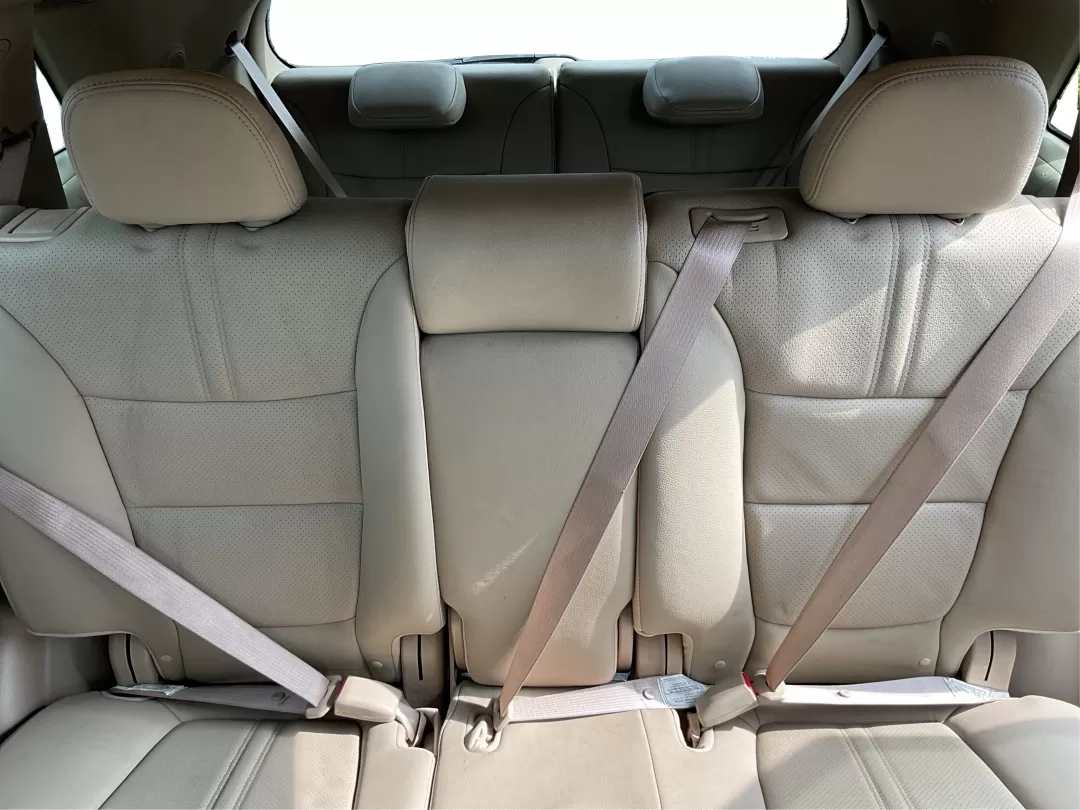 2011 Kia Sorento EX (5XYKU4A11BG) with an 2.4L I-4 DOHC engine, located at 880 E. National Road, Vandalia, OH, 45377, (937) 908-9800, 39.891918, -84.183594 - Are you ready to elevate your family's adventures while keeping comfort and safety at the forefront? Look no further than this 2011 Kia Sorento EX, available now at Advantage Car and Credit, your trusted Buy Here Pay Here dealership located at 1184 Kauffman Ave, Fairborn, OH 45324. With guaranteed a - Photo#14