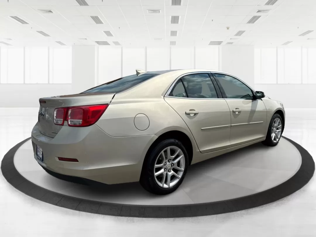 2015 Chevrolet Malibu 1LT (1G11C5SL5FF) with an ECOTEC 2.5L I-4 gasoline direct injection engine, located at 880 E. National Road, Vandalia, OH, 45377, (937) 908-9800, 39.891918, -84.183594 - Are you in the market for a reliable sedan that's perfect for daily commutes and weekend getaways alike? Look no further than this stunning 2015 Chevrolet Malibu 1LT, available now at Advantage Car and Credit in Fairborn, OH. This vehicle is not just a car; it's a lifestyle upgrade designed for budg - Photo#2