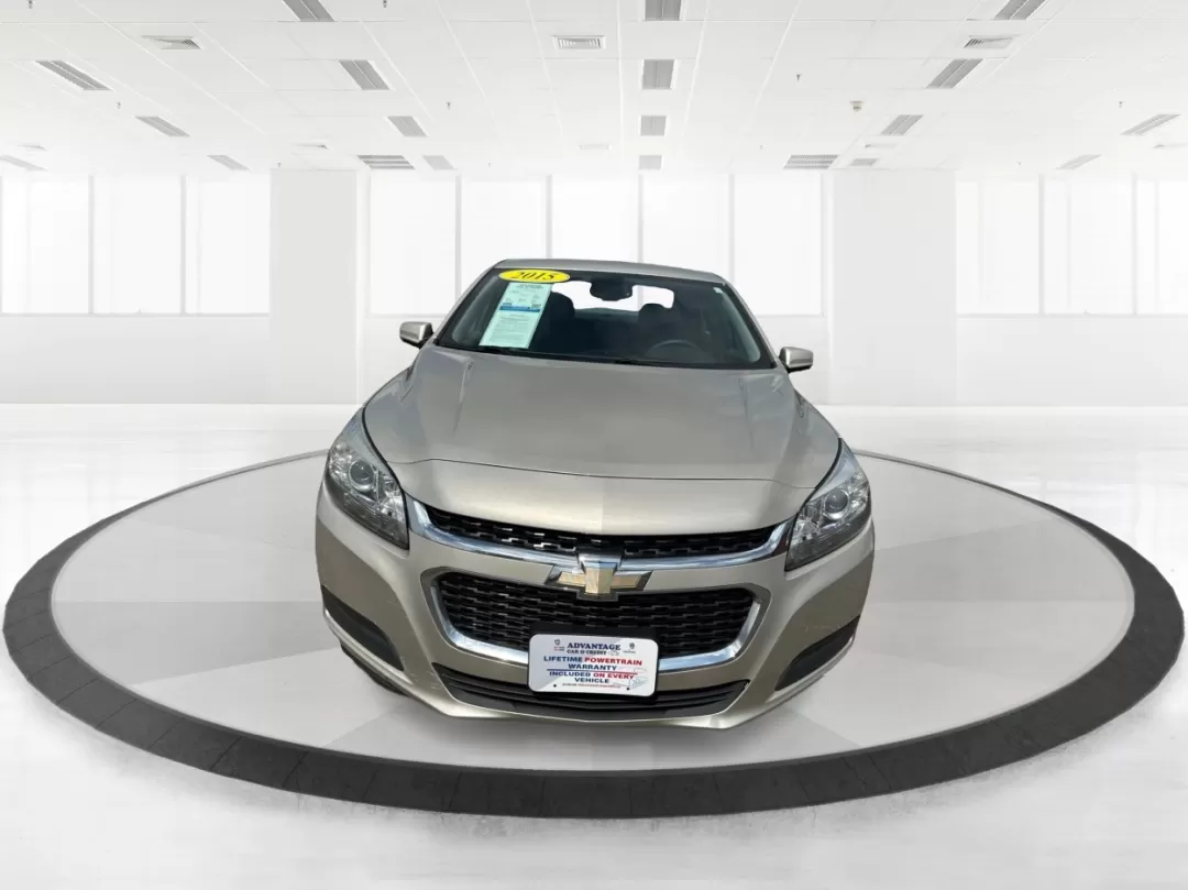 2015 Chevrolet Malibu 1LT (1G11C5SL5FF) with an ECOTEC 2.5L I-4 gasoline direct injection engine, located at 880 E. National Road, Vandalia, OH, 45377, (937) 908-9800, 39.891918, -84.183594 - Are you in the market for a reliable sedan that's perfect for daily commutes and weekend getaways alike? Look no further than this stunning 2015 Chevrolet Malibu 1LT, available now at Advantage Car and Credit in Fairborn, OH. This vehicle is not just a car; it's a lifestyle upgrade designed for budg - Photo#7