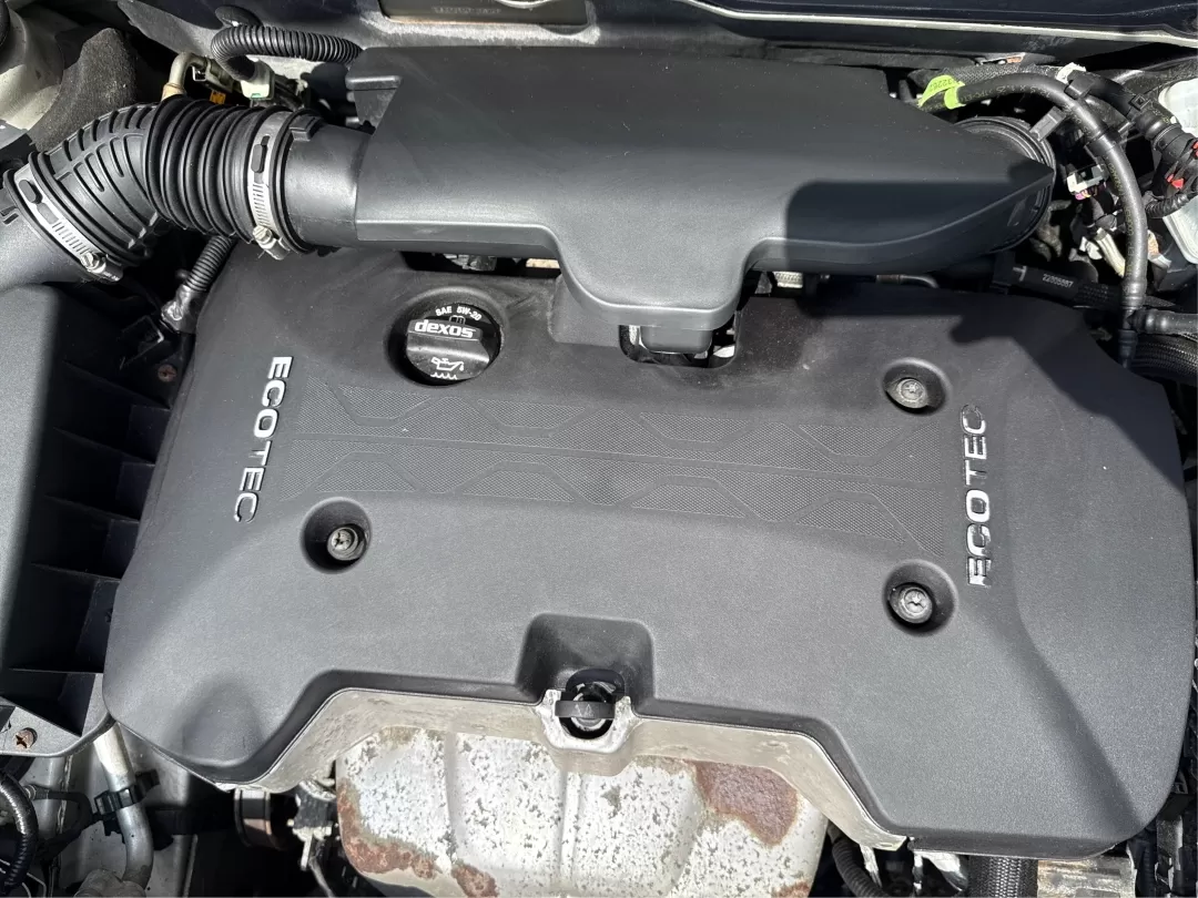 2015 Chevrolet Malibu 1LT (1G11C5SL5FF) with an ECOTEC 2.5L I-4 gasoline direct injection engine, located at 880 E. National Road, Vandalia, OH, 45377, (937) 908-9800, 39.891918, -84.183594 - Are you in the market for a reliable sedan that's perfect for daily commutes and weekend getaways alike? Look no further than this stunning 2015 Chevrolet Malibu 1LT, available now at Advantage Car and Credit in Fairborn, OH. This vehicle is not just a car; it's a lifestyle upgrade designed for budg - Photo#11