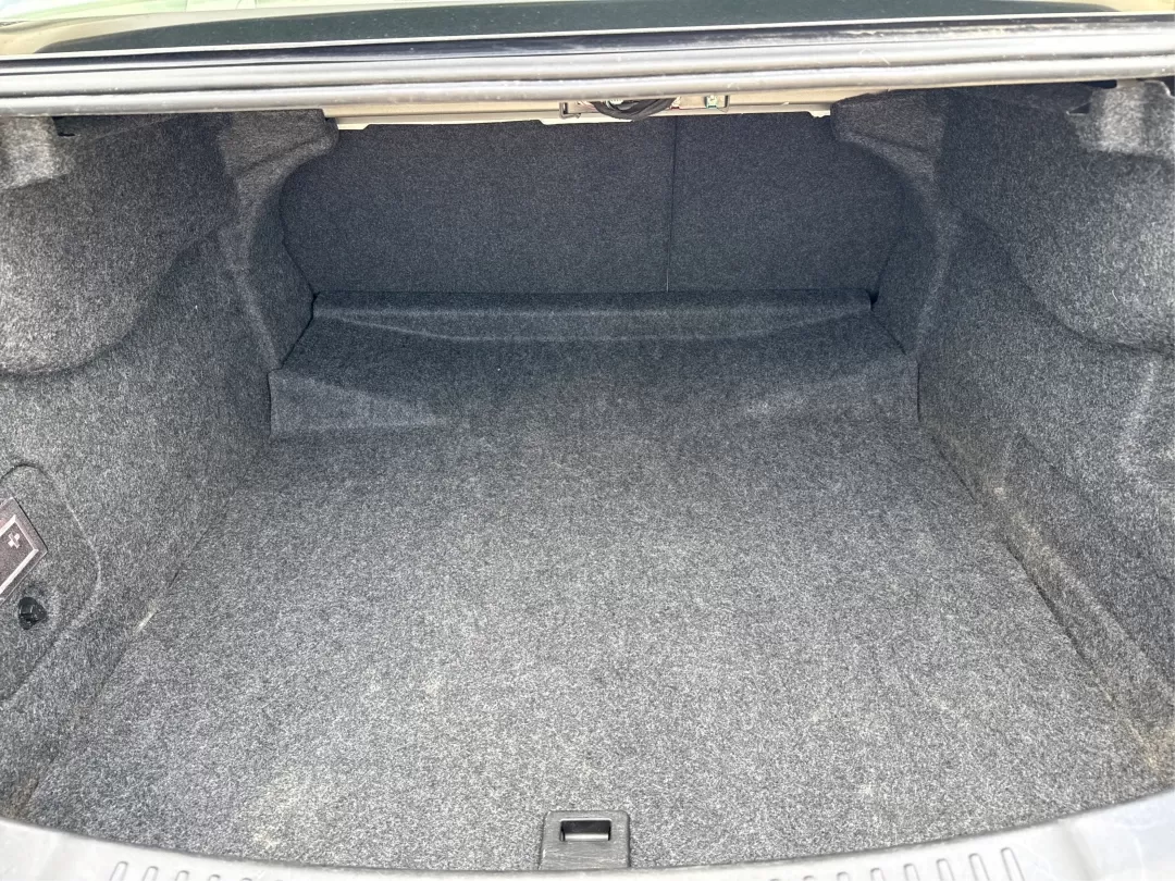 2015 Chevrolet Malibu 1LT (1G11C5SL5FF) with an ECOTEC 2.5L I-4 gasoline direct injection engine, located at 880 E. National Road, Vandalia, OH, 45377, (937) 908-9800, 39.891918, -84.183594 - Are you in the market for a reliable sedan that's perfect for daily commutes and weekend getaways alike? Look no further than this stunning 2015 Chevrolet Malibu 1LT, available now at Advantage Car and Credit in Fairborn, OH. This vehicle is not just a car; it's a lifestyle upgrade designed for budg - Photo#12