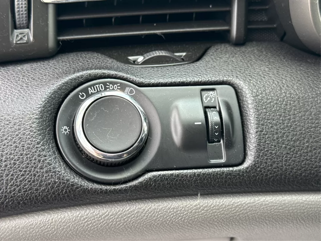 2015 Chevrolet Malibu 1LT (1G11C5SL5FF) with an ECOTEC 2.5L I-4 gasoline direct injection engine, located at 880 E. National Road, Vandalia, OH, 45377, (937) 908-9800, 39.891918, -84.183594 - Are you in the market for a reliable sedan that's perfect for daily commutes and weekend getaways alike? Look no further than this stunning 2015 Chevrolet Malibu 1LT, available now at Advantage Car and Credit in Fairborn, OH. This vehicle is not just a car; it's a lifestyle upgrade designed for budg - Photo#17