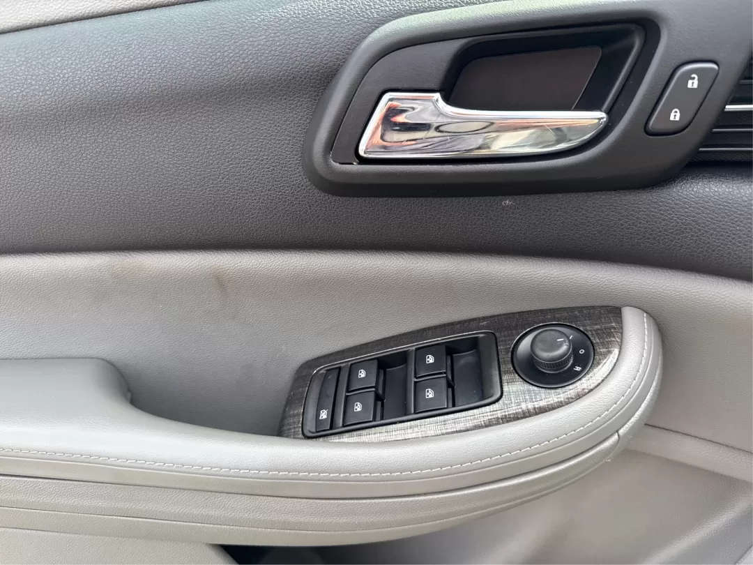 2015 Chevrolet Malibu 1LT (1G11C5SL5FF) with an ECOTEC 2.5L I-4 gasoline direct injection engine, located at 880 E. National Road, Vandalia, OH, 45377, (937) 908-9800, 39.891918, -84.183594 - Are you in the market for a reliable sedan that's perfect for daily commutes and weekend getaways alike? Look no further than this stunning 2015 Chevrolet Malibu 1LT, available now at Advantage Car and Credit in Fairborn, OH. This vehicle is not just a car; it's a lifestyle upgrade designed for budg - Photo#19