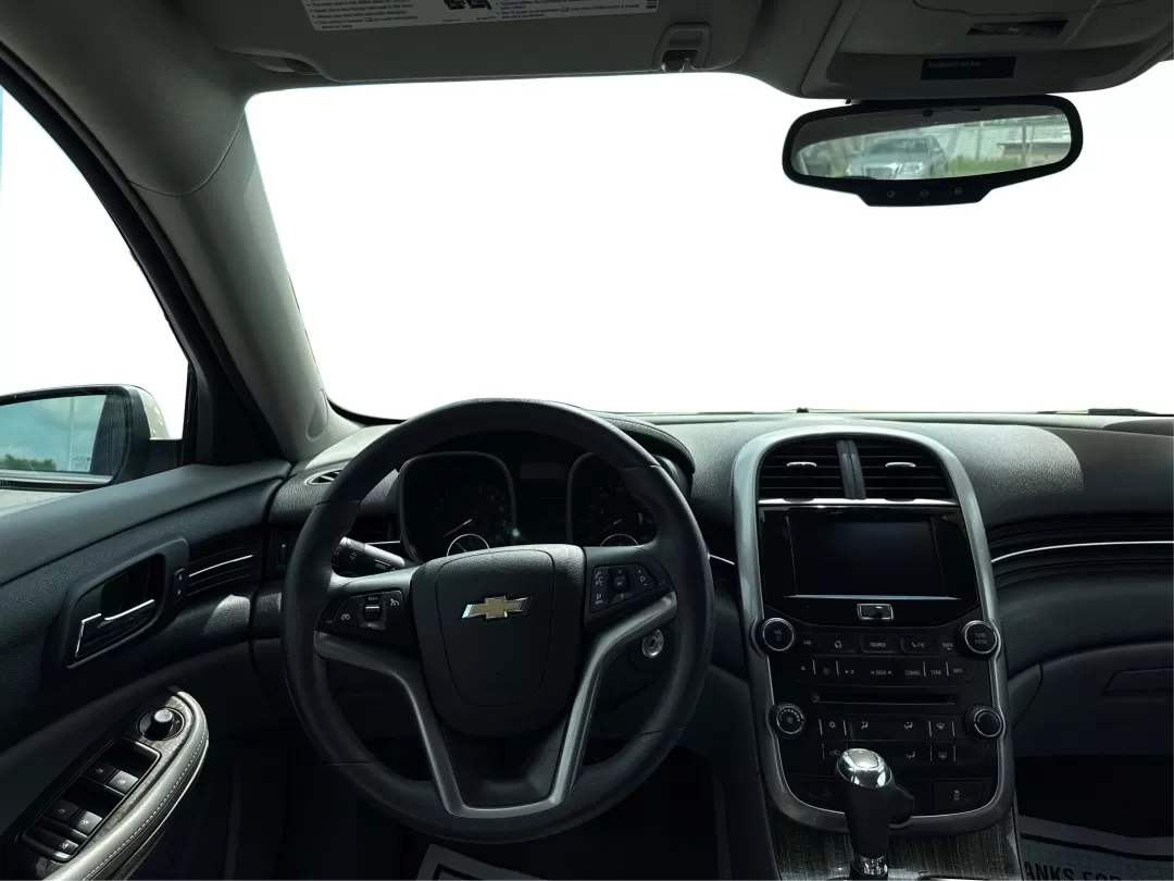 2015 Chevrolet Malibu 1LT (1G11C5SL5FF) with an ECOTEC 2.5L I-4 gasoline direct injection engine, located at 880 E. National Road, Vandalia, OH, 45377, (937) 908-9800, 39.891918, -84.183594 - Are you in the market for a reliable sedan that's perfect for daily commutes and weekend getaways alike? Look no further than this stunning 2015 Chevrolet Malibu 1LT, available now at Advantage Car and Credit in Fairborn, OH. This vehicle is not just a car; it's a lifestyle upgrade designed for budg - Photo#21