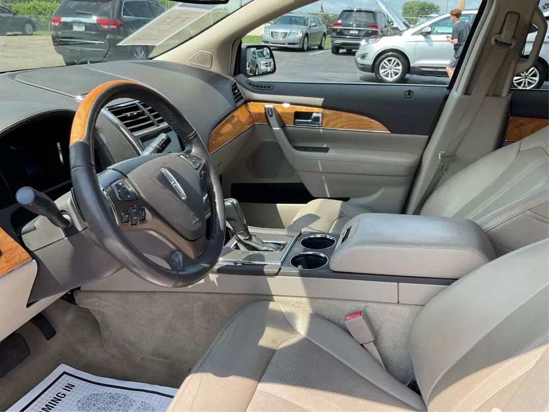 2015 Lincoln MKX Base (2LMDJ6JK7FB) with an Other engine, located at 1184 Kauffman Ave, Fairborn, OH, 45324, (937) 908-9800, 39.807072, -84.030914 - ### Luxurious Comfort Awaits: 2015 Lincoln MKX at Advantage Car and Credit<br /> <br /> Are you searching for a vehicle that effortlessly combines style, comfort, and performance? Look no further! The 2015 Lincoln MKX is perfect for growing families and individuals who appreciate the finer things in - Photo#9