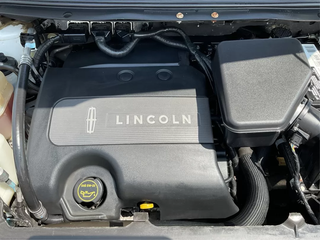 2015 Lincoln MKX Base (2LMDJ6JK7FB) with an Other engine, located at 1184 Kauffman Ave, Fairborn, OH, 45324, (937) 908-9800, 39.807072, -84.030914 - ### Luxurious Comfort Awaits: 2015 Lincoln MKX at Advantage Car and Credit<br /> <br /> Are you searching for a vehicle that effortlessly combines style, comfort, and performance? Look no further! The 2015 Lincoln MKX is perfect for growing families and individuals who appreciate the finer things in - Photo#11
