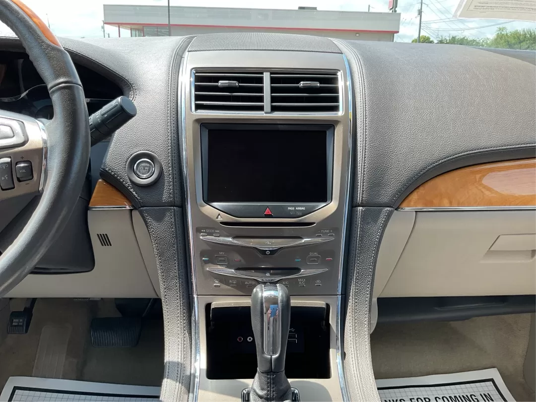 2015 Lincoln MKX Base (2LMDJ6JK7FB) with an Other engine, located at 1184 Kauffman Ave, Fairborn, OH, 45324, (937) 908-9800, 39.807072, -84.030914 - ### Luxurious Comfort Awaits: 2015 Lincoln MKX at Advantage Car and Credit<br /> <br /> Are you searching for a vehicle that effortlessly combines style, comfort, and performance? Look no further! The 2015 Lincoln MKX is perfect for growing families and individuals who appreciate the finer things in - Photo#13