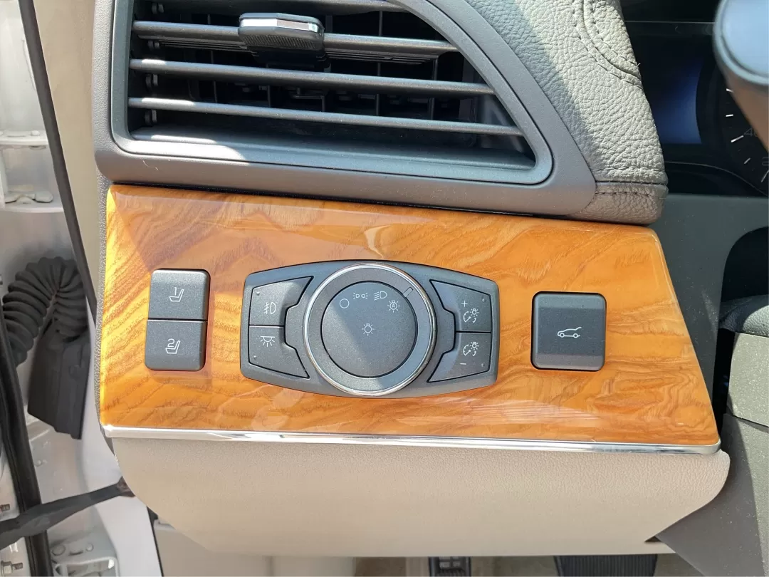 2015 Lincoln MKX Base (2LMDJ6JK7FB) with an Other engine, located at 1184 Kauffman Ave, Fairborn, OH, 45324, (937) 908-9800, 39.807072, -84.030914 - ### Luxurious Comfort Awaits: 2015 Lincoln MKX at Advantage Car and Credit<br /> <br /> Are you searching for a vehicle that effortlessly combines style, comfort, and performance? Look no further! The 2015 Lincoln MKX is perfect for growing families and individuals who appreciate the finer things in - Photo#17
