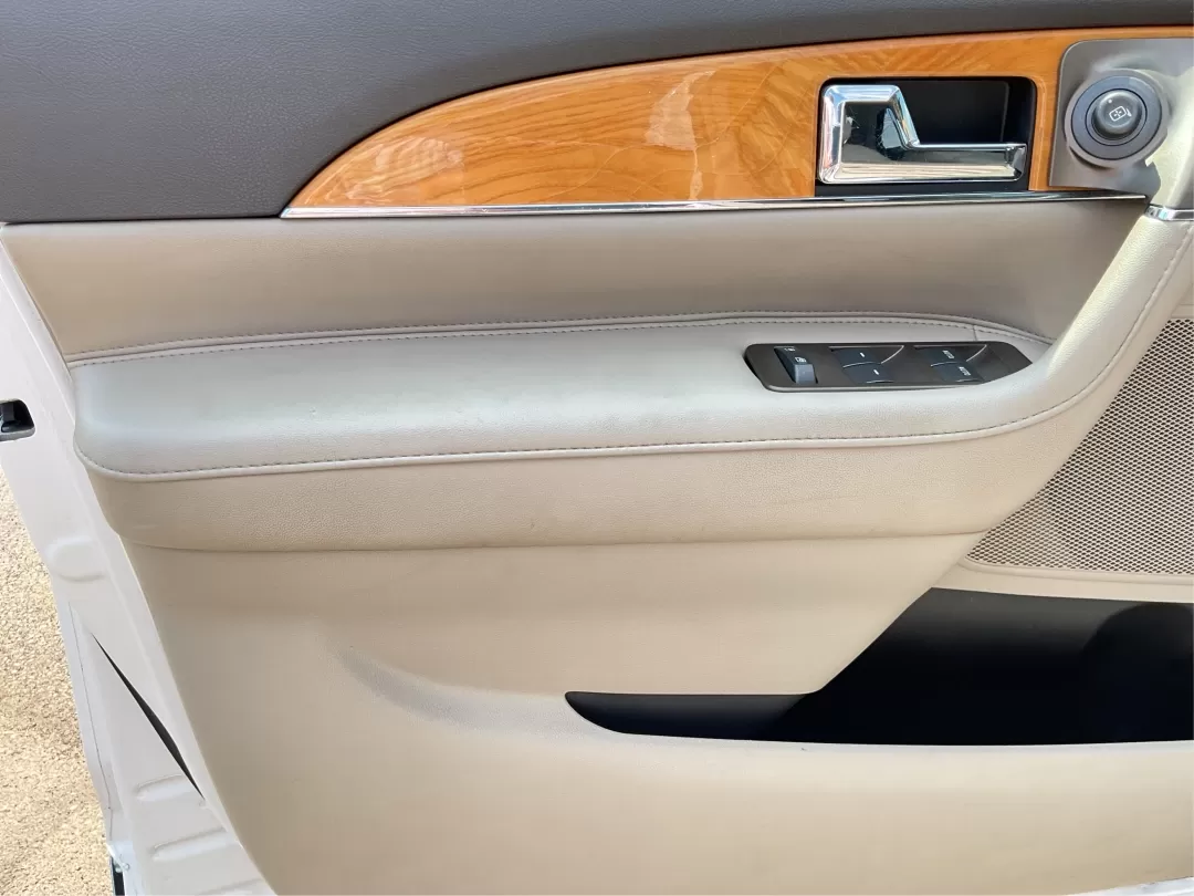 2015 Lincoln MKX Base (2LMDJ6JK7FB) with an Other engine, located at 1184 Kauffman Ave, Fairborn, OH, 45324, (937) 908-9800, 39.807072, -84.030914 - ### Luxurious Comfort Awaits: 2015 Lincoln MKX at Advantage Car and Credit<br /> <br /> Are you searching for a vehicle that effortlessly combines style, comfort, and performance? Look no further! The 2015 Lincoln MKX is perfect for growing families and individuals who appreciate the finer things in - Photo#19