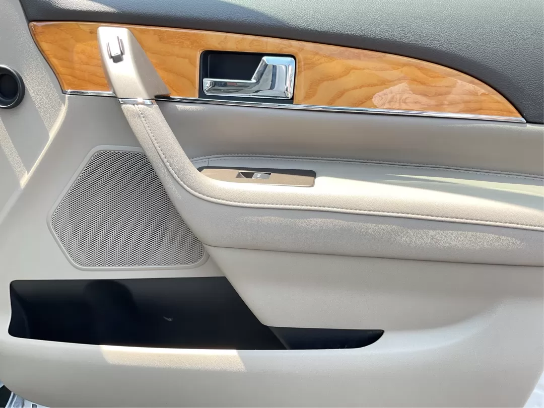 2015 Lincoln MKX Base (2LMDJ6JK7FB) with an Other engine, located at 1184 Kauffman Ave, Fairborn, OH, 45324, (937) 908-9800, 39.807072, -84.030914 - ### Luxurious Comfort Awaits: 2015 Lincoln MKX at Advantage Car and Credit<br /> <br /> Are you searching for a vehicle that effortlessly combines style, comfort, and performance? Look no further! The 2015 Lincoln MKX is perfect for growing families and individuals who appreciate the finer things in - Photo#20