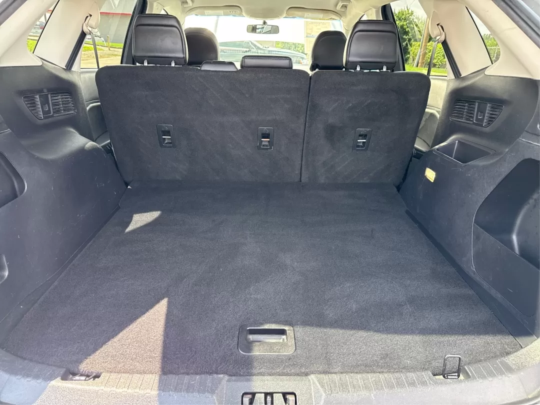 2016 Ford Edge SEL (2FMPK4J93GB) with an Other engine, located at 1230 East Main St, Xenia, OH, 45385, (937) 908-9800, 39.688026, -83.910172 - ### Discover Your Next Adventure with the 2016 Ford Edge SEL at Advantage Car and Credit!<br /> <br /> If you're on the lookout for the perfect SUV that seamlessly blends style, comfort, and functionality, the 2016 Ford Edge SEL is your ticket to a life of adventure. Whether you're a growing family - Photo#12